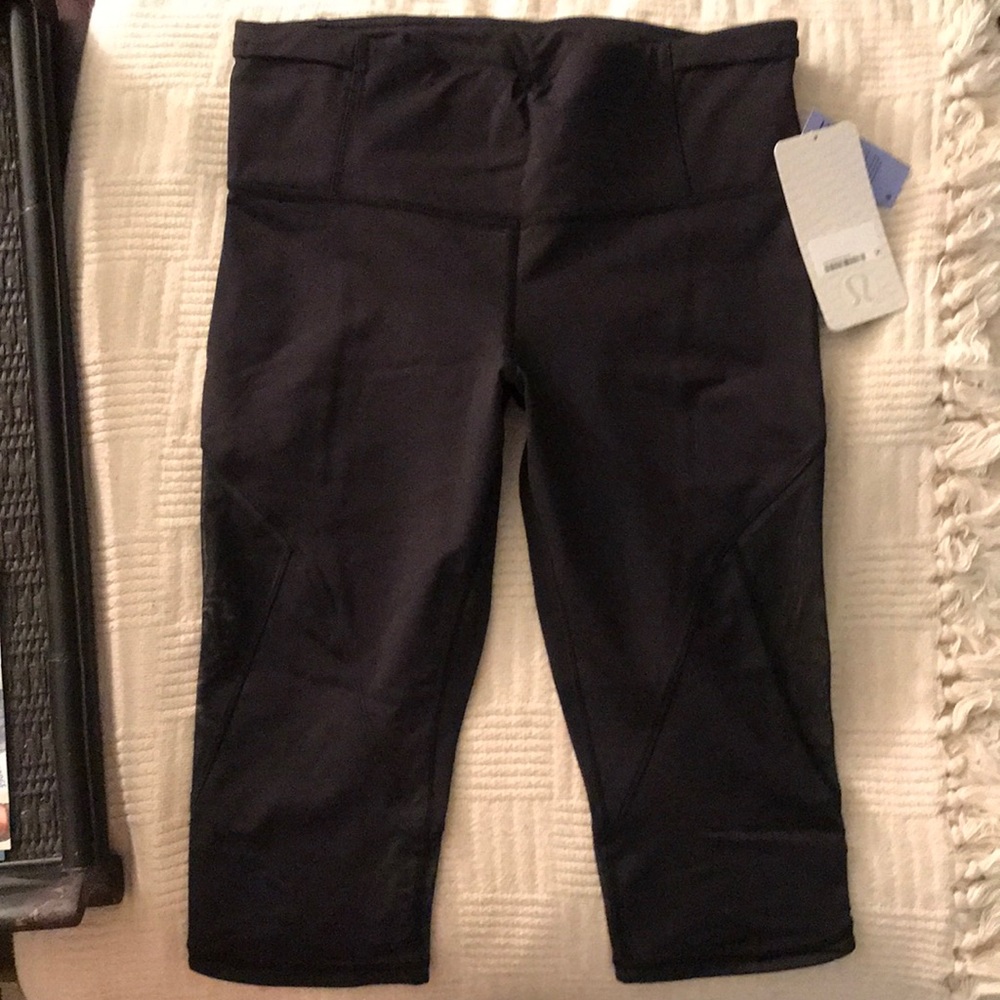 NWT🕉Lululemon🕉Run With The Sun Crop - Picture 5 of 8